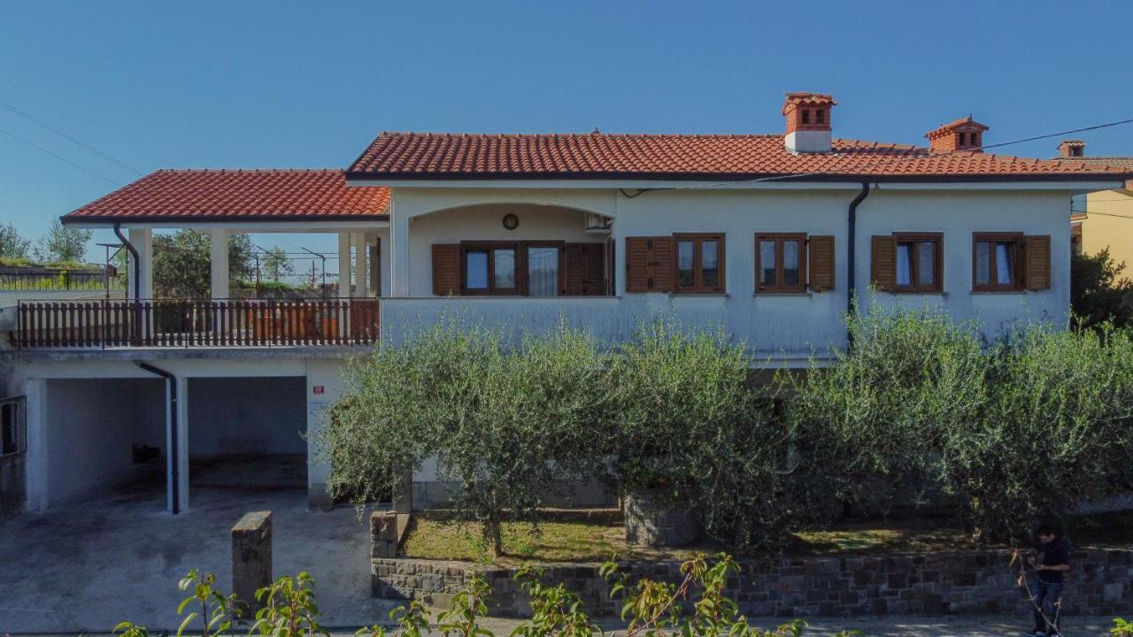 Apartma Tri Oljke Dobrovo Exterior foto