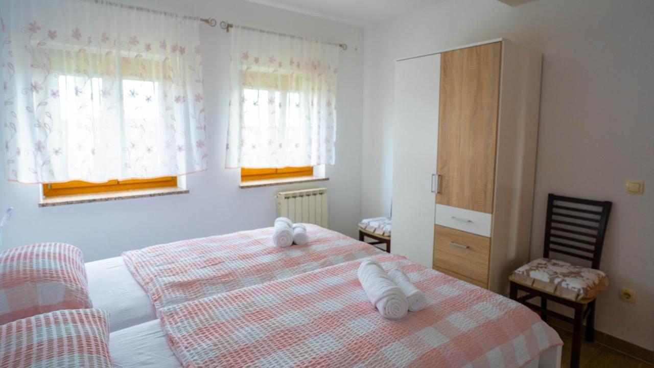 Apartma Tri Oljke Dobrovo Exterior foto