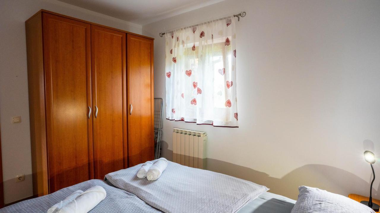Apartma Tri Oljke Dobrovo Exterior foto