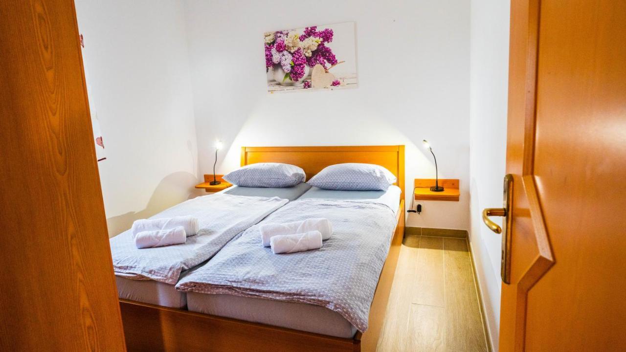 Apartma Tri Oljke Dobrovo Exterior foto