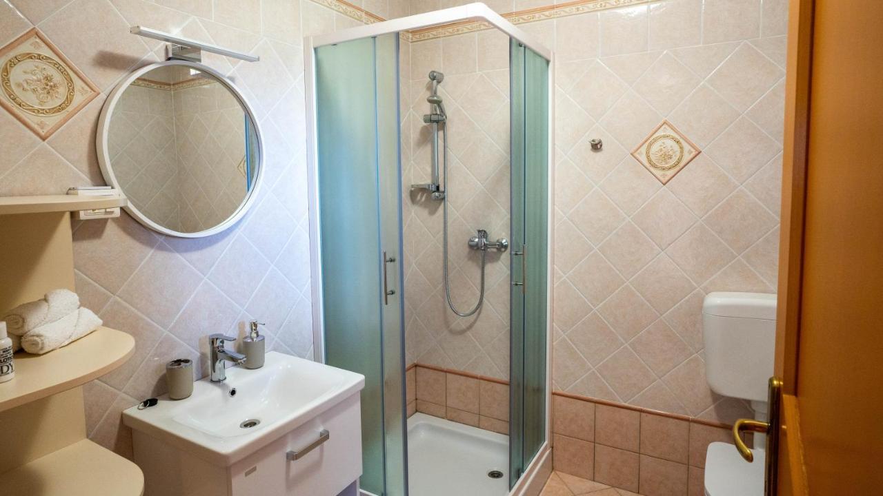 Apartma Tri Oljke Dobrovo Exterior foto