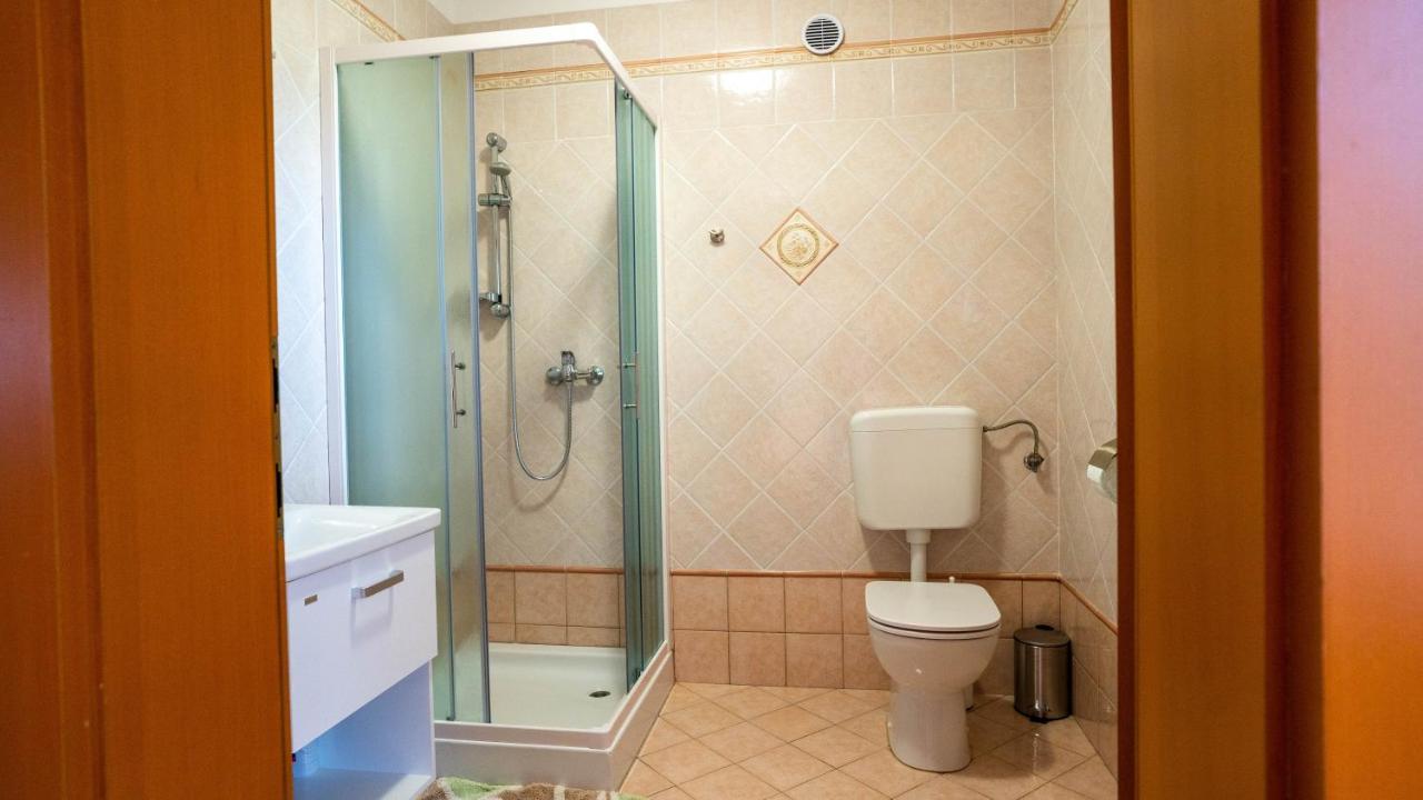 Apartma Tri Oljke Dobrovo Exterior foto